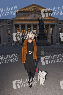 Vernissage 'Farb-Pracht' von Simone von Anhalt in München