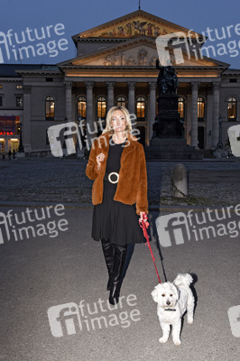 Vernissage 'Farb-Pracht' von Simone von Anhalt in München