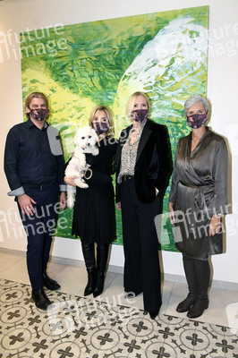 Vernissage 'Farb-Pracht' von Simone von Anhalt in München