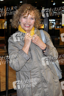 Ankunft zur Talkshow 'Riverboat' in Leipzig