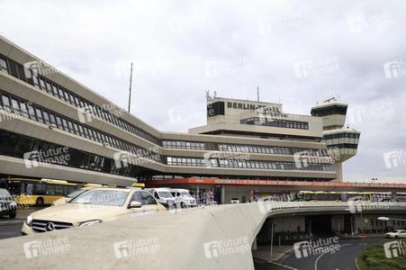 Symbolfoto Flughafen Tegel