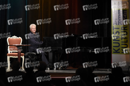 Lesung von Miroslav Nemec in Haar