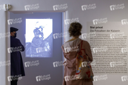 Ausstellung 'Sisi privat. Die Fotoalben der Kaiserin' in Köln