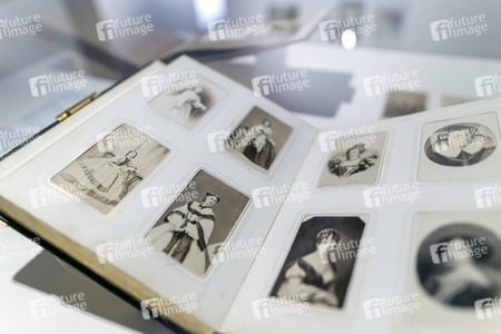 Ausstellung 'Sisi privat. Die Fotoalben der Kaiserin' in Köln