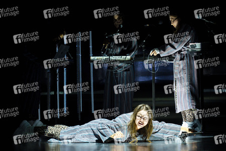 Theaterprobe 'Und sicher ist mit mir die Welt verschwunden' in Berlin