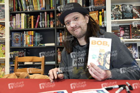 Signierstunde mit James Bowen in Puchheim