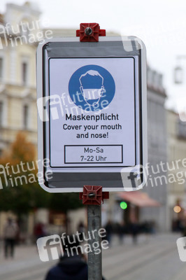 Symbolfoto Maskenpflicht in Fußgängerzone