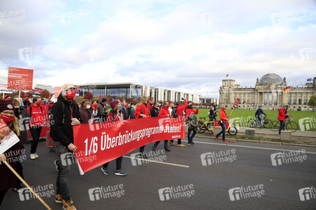 Demonstration vom Aktionsbündnis 'Alarmstufe Rot' in Berlin