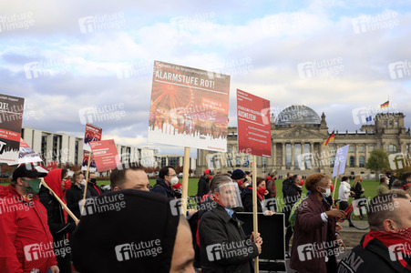 Demonstration vom Aktionsbündnis 'Alarmstufe Rot' in Berlin