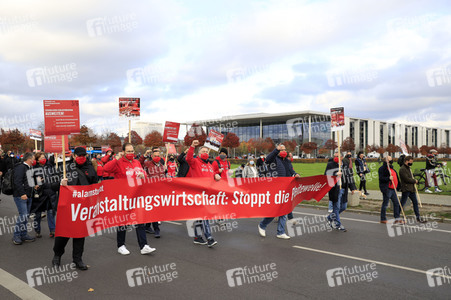 Demonstration vom Aktionsbündnis 'Alarmstufe Rot' in Berlin