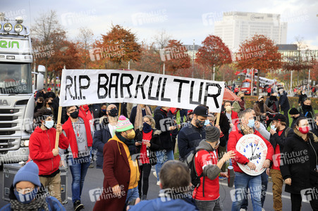 Demonstration vom Aktionsbündnis 'Alarmstufe Rot' in Berlin