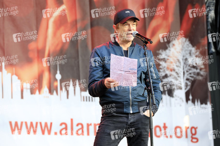 Demonstration vom Aktionsbündnis 'Alarmstufe Rot' in Berlin