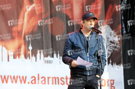 Demonstration vom Aktionsbündnis 'Alarmstufe Rot' in Berlin