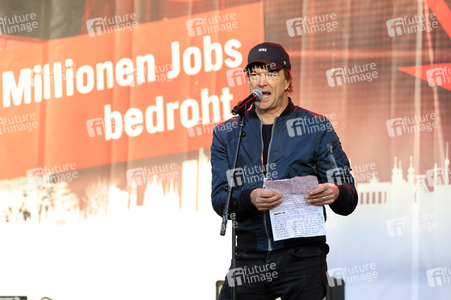 Demonstration vom Aktionsbündnis 'Alarmstufe Rot' in Berlin