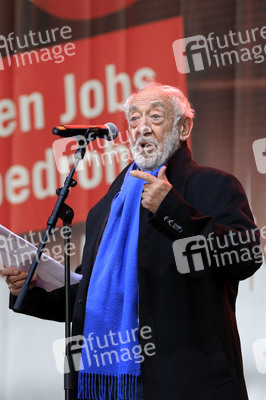 Demonstration vom Aktionsbündnis 'Alarmstufe Rot' in Berlin