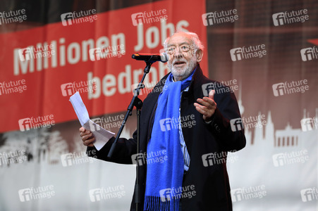 Demonstration vom Aktionsbündnis 'Alarmstufe Rot' in Berlin