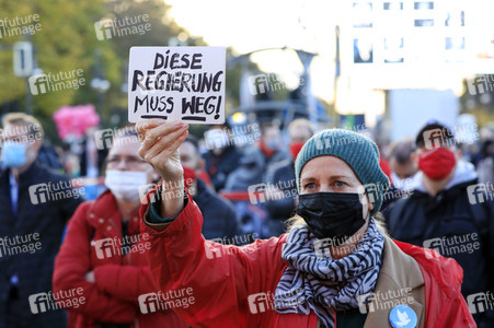Demonstration vom Aktionsbündnis 'Alarmstufe Rot' in Berlin