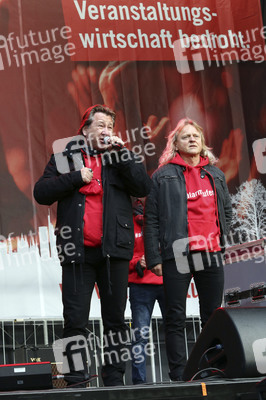 Demonstration vom Aktionsbündnis 'Alarmstufe Rot' in Berlin