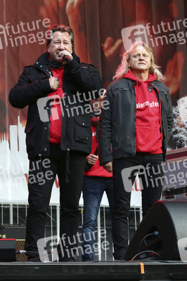 Demonstration vom Aktionsbündnis 'Alarmstufe Rot' in Berlin