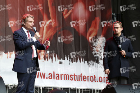 Demonstration vom Aktionsbündnis 'Alarmstufe Rot' in Berlin