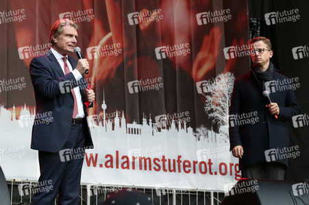 Demonstration vom Aktionsbündnis 'Alarmstufe Rot' in Berlin