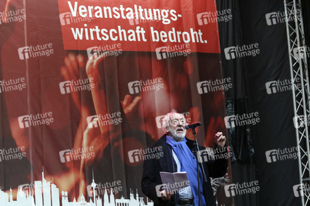 Demonstration vom Aktionsbündnis 'Alarmstufe Rot' in Berlin