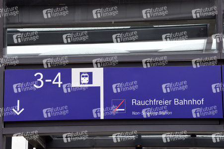 Rundgang durch den öffentlichen Bereich des Terminals 1 auf dem Flughafen Berlin Brandenburg