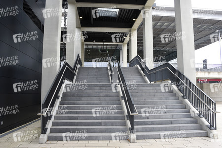 Rundgang durch den öffentlichen Bereich des Terminals 1 auf dem Flughafen Berlin Brandenburg
