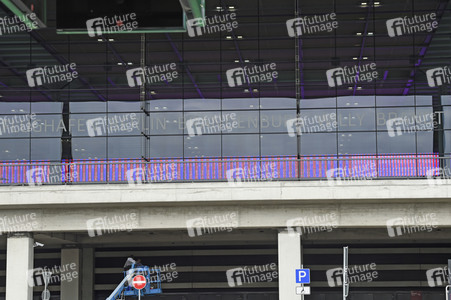 Rundgang durch den öffentlichen Bereich des Terminals 1 auf dem Flughafen Berlin Brandenburg