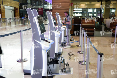 Rundgang durch den öffentlichen Bereich des Terminals 1 auf dem Flughafen Berlin Brandenburg