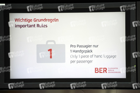 Rundgang durch den öffentlichen Bereich des Terminals 1 auf dem Flughafen Berlin Brandenburg