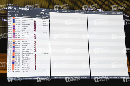 Rundgang durch den öffentlichen Bereich des Terminals 1 auf dem Flughafen Berlin Brandenburg