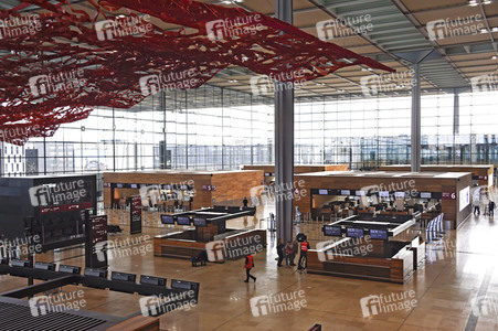 Rundgang durch den öffentlichen Bereich des Terminals 1 auf dem Flughafen Berlin Brandenburg