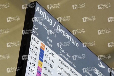 Rundgang durch den öffentlichen Bereich des Terminals 1 auf dem Flughafen Berlin Brandenburg