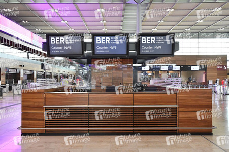 Rundgang durch den öffentlichen Bereich des Terminals 1 auf dem Flughafen Berlin Brandenburg