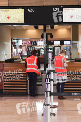 Rundgang durch den öffentlichen Bereich des Terminals 1 auf dem Flughafen Berlin Brandenburg