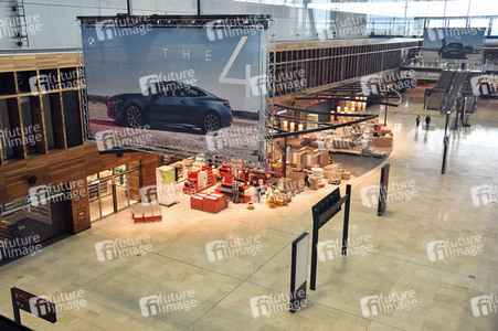 Rundgang durch den öffentlichen Bereich des Terminals 1 auf dem Flughafen Berlin Brandenburg