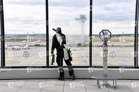 Rundgang durch den öffentlichen Bereich des Terminals 1 auf dem Flughafen Berlin Brandenburg