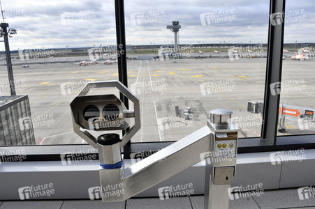 Rundgang durch den öffentlichen Bereich des Terminals 1 auf dem Flughafen Berlin Brandenburg