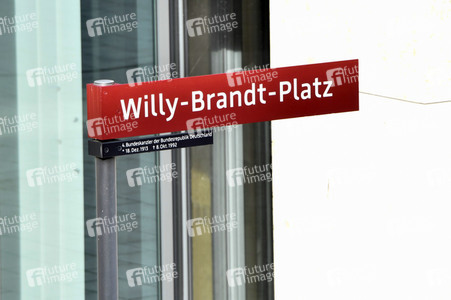 Rundgang durch den öffentlichen Bereich des Terminals 1 auf dem Flughafen Berlin Brandenburg