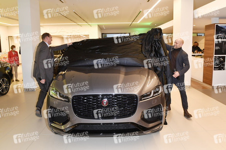 Showroom Opening und Deutschlandpremiere Jaguar F-PACE in Berlin
