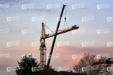 Symbolfoto Krandemontage