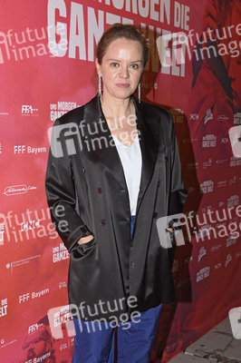 Preview 'Und morgen die ganze Welt' in München