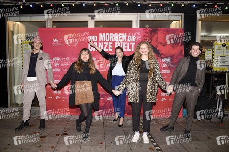 Preview 'Und morgen die ganze Welt' in München