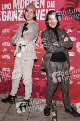 Preview 'Und morgen die ganze Welt' in München