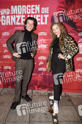 Preview 'Und morgen die ganze Welt' in München