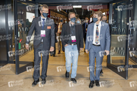 Führung vor der Inbetriebnahme des Flughafens Berlin-Brandenburg in Schönefeld