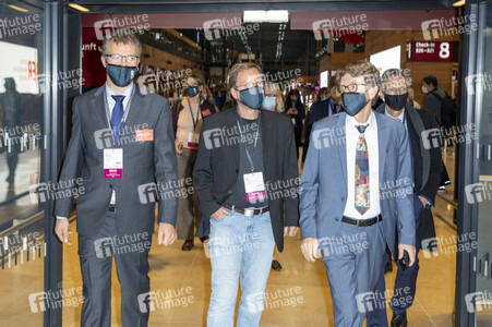 Führung vor der Inbetriebnahme des Flughafens Berlin-Brandenburg in Schönefeld