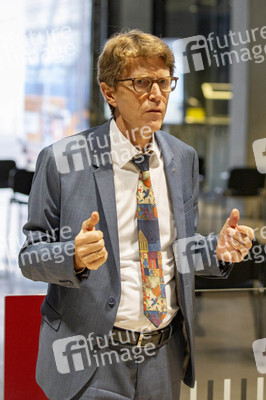 Führung vor der Inbetriebnahme des Flughafens Berlin-Brandenburg in Schönefeld