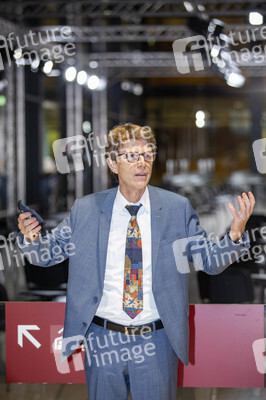 Führung vor der Inbetriebnahme des Flughafens Berlin-Brandenburg in Schönefeld